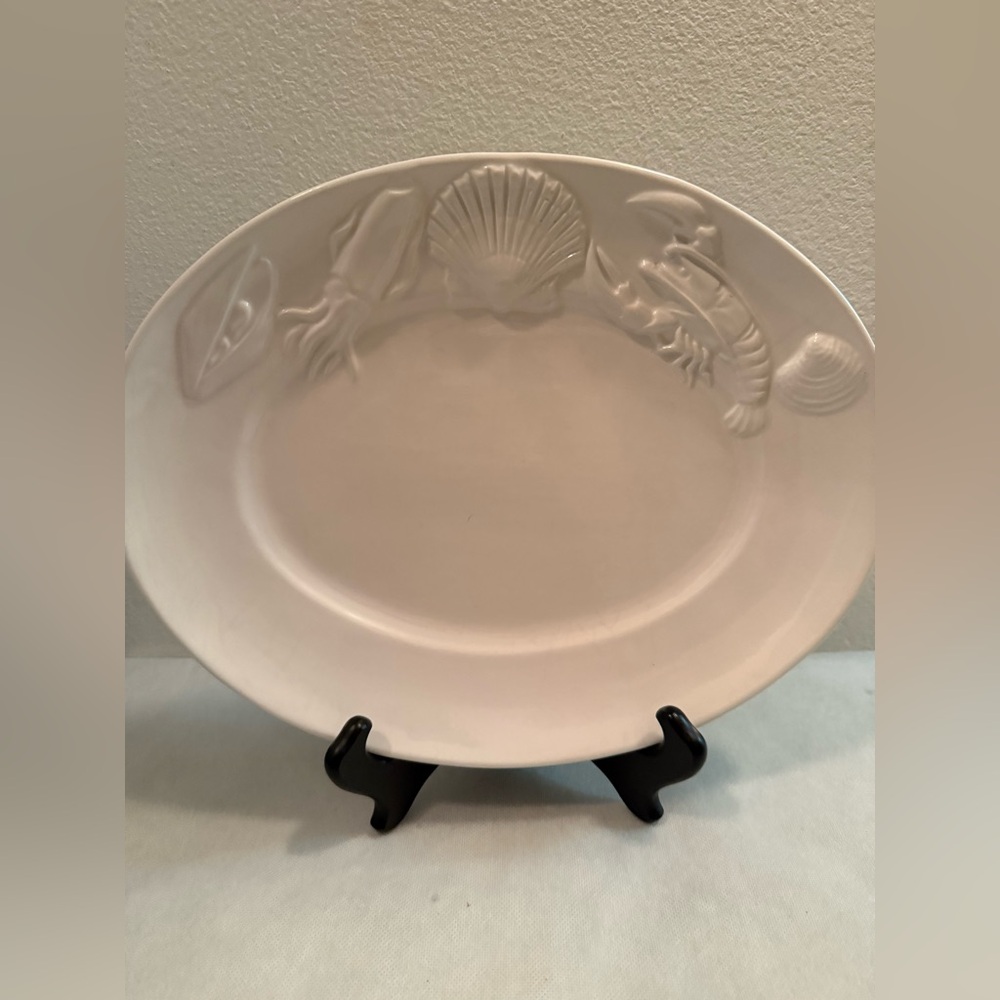 Elios made in Italy. Raised sea life / sea food plate 12”x9.5”